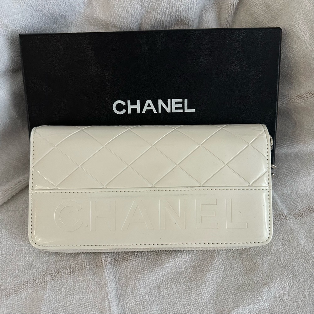 Chanel bifold wallet